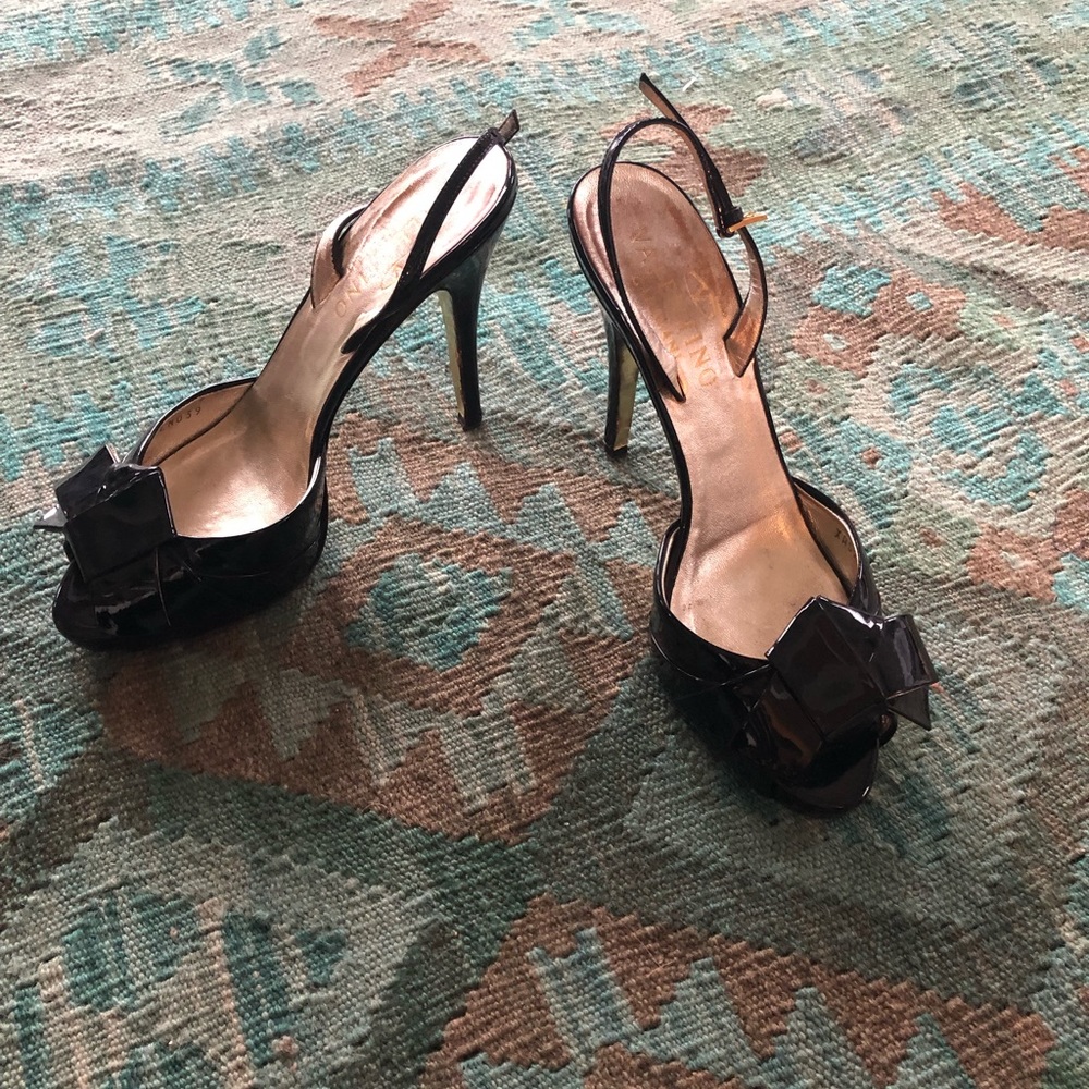 Valentino patent leather black heels - sz 39